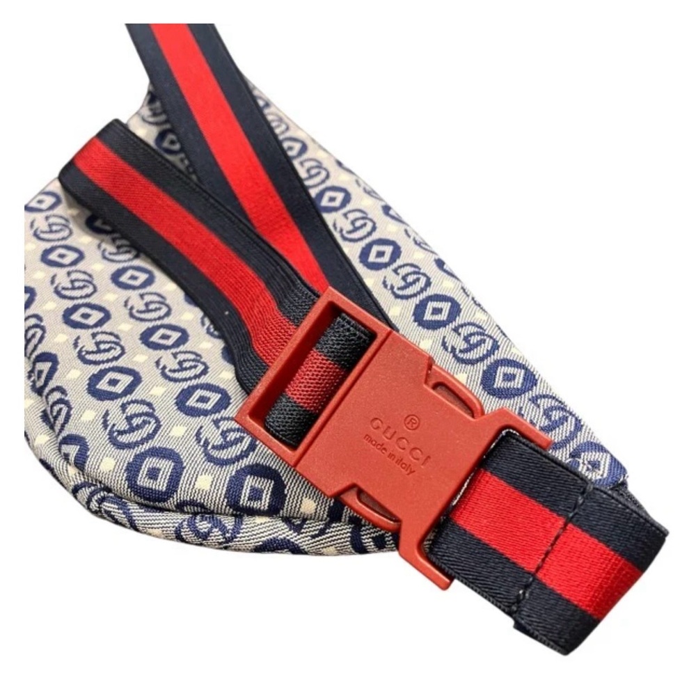 Gucci Blue Monogram Star Belt Bag with Red Accent - Picture 5 of 10